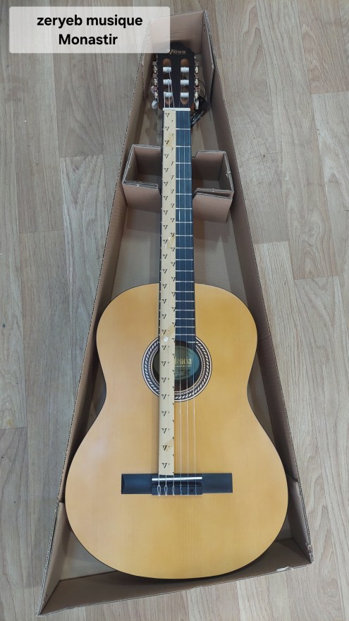 Guitare classique Valencia bois naturel